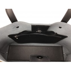 Int&eacute;rieur du sac Milano en cuir noir sans sa pochette int&eacute;rieure